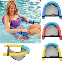 Chaise flottante pour piscine. Bouée pour être assis dans l'eau