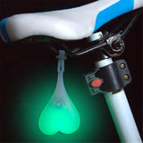 Lumière LED originale pour vélo en forme de testicules qui pendent