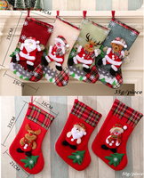 Chaussettes de Noël à accrocher à la cheminée