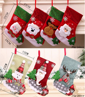 Chaussettes de Noël à accrocher à la cheminée