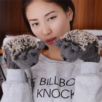 Gants moufles hérissons chauds pour l'hiver. Gants mignons animaux