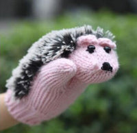 Gants moufles hérissons chauds pour l'hiver. Gants mignons animaux
