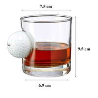 Verre de whisky ou de bière déformé avec balle de golf