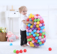 Boules colorées en plastique pour faire une piscine à balles géante