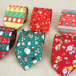 Cravates de Noël rigolotes avec motifs de père noël, bonhomme de neige, sapin, flocons, etc