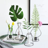 Décoration pour vase, pot de fleurs style nordique. Design abstrait en fer forgé ligne minimaliste