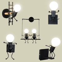 Luminaire design balançoire LED, applique murale originale et moderne, bonhomme minimaliste