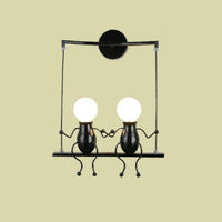 Luminaire design balançoire LED, applique murale originale et moderne, bonhomme minimaliste