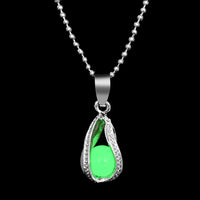 Collier avec pendentif lumineux dans le noir, lune, cœur, chouette, patte de chien