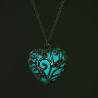 Collier avec pendentif lumineux dans le noir, lune, cœur, chouette, patte de chien