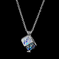 Collier avec pendentif lumineux dans le noir, lune, cœur, chouette, patte de chien