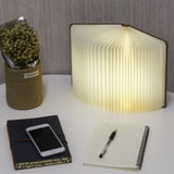 Lampe LED livre ouvert design en bois. Veilleuse rechargeable à LED, 360 degrés
