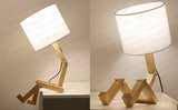 Lampe bonhomme articulé en bois, luminaire design original