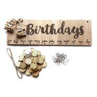 Calendrier d'anniversaires en bois, avec dates et noms à inscrire sous chaque mois