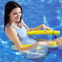 Chaise flottante pour piscine. Bouée pour être assis dans l'eau