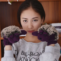 Gants moufles hérissons chauds pour l'hiver. Gants mignons animaux