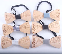 Nœud papillon original en bois avec notes de musiques pour les musiciens !